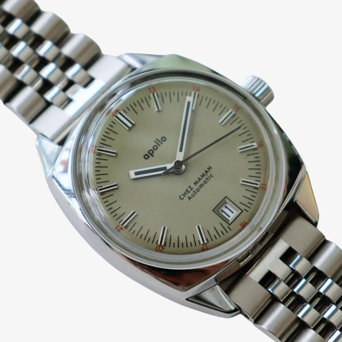 Montre automatique Apollo à cadran sable clair vert amande, boîtier acier poli et bracelet jubilé acier