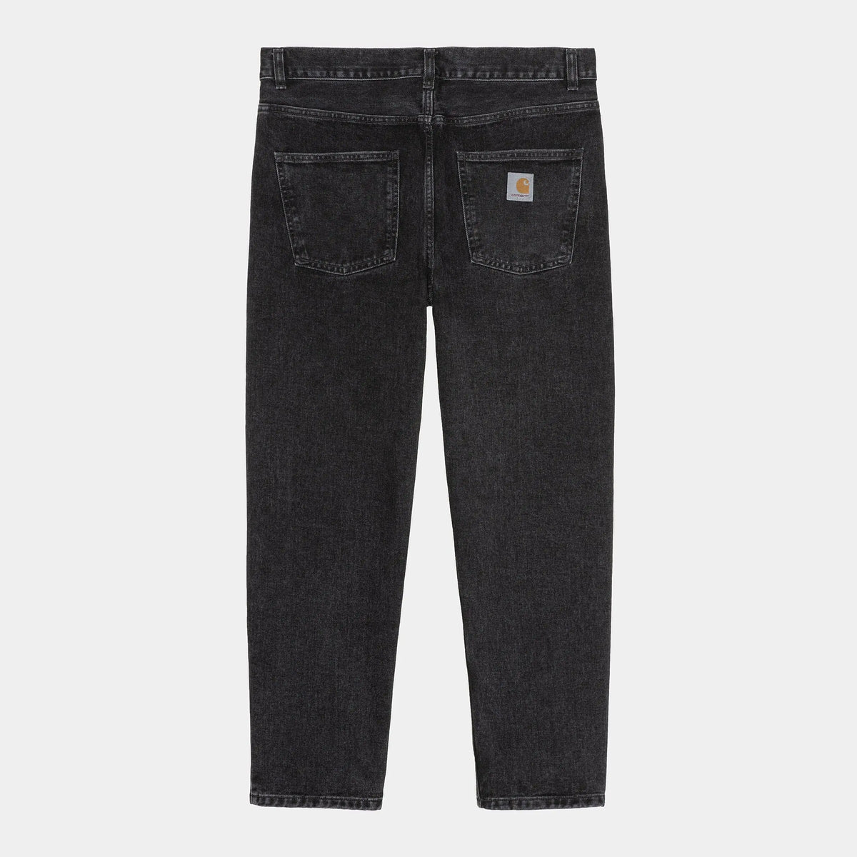 Dos à plat du Newel Pant Black Stone Washed, bords de poches arrière blanchis et Square Label sur la poche droite.