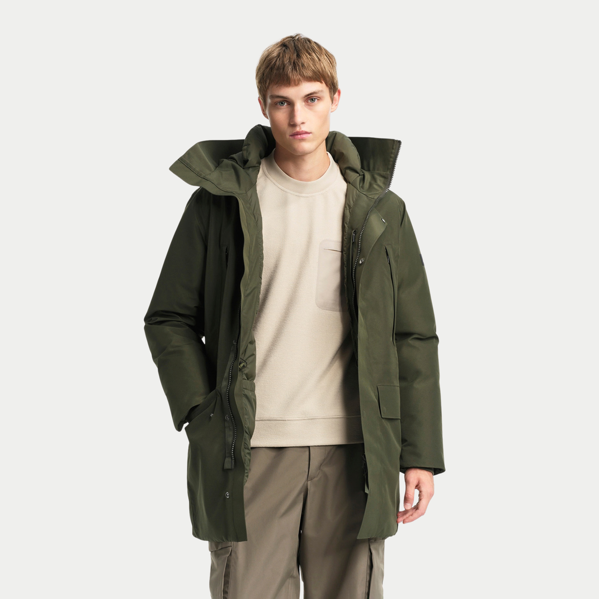 Parka duvet kaki portée ouverte de face