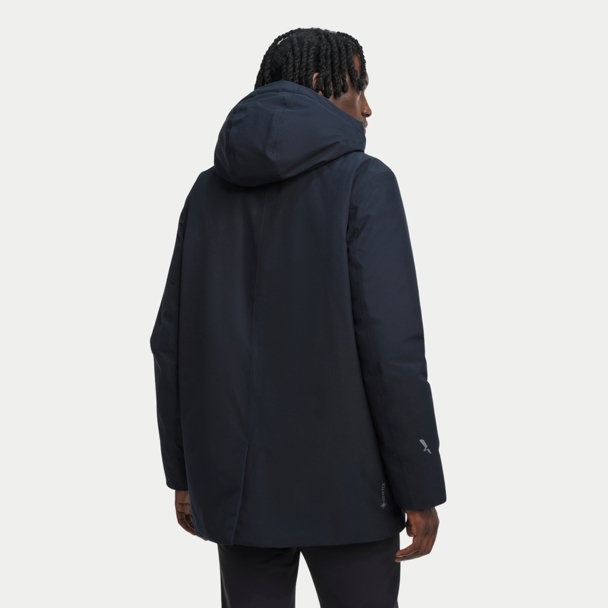 Parka matelassée noire vue de dos, longueur mi-cuisse