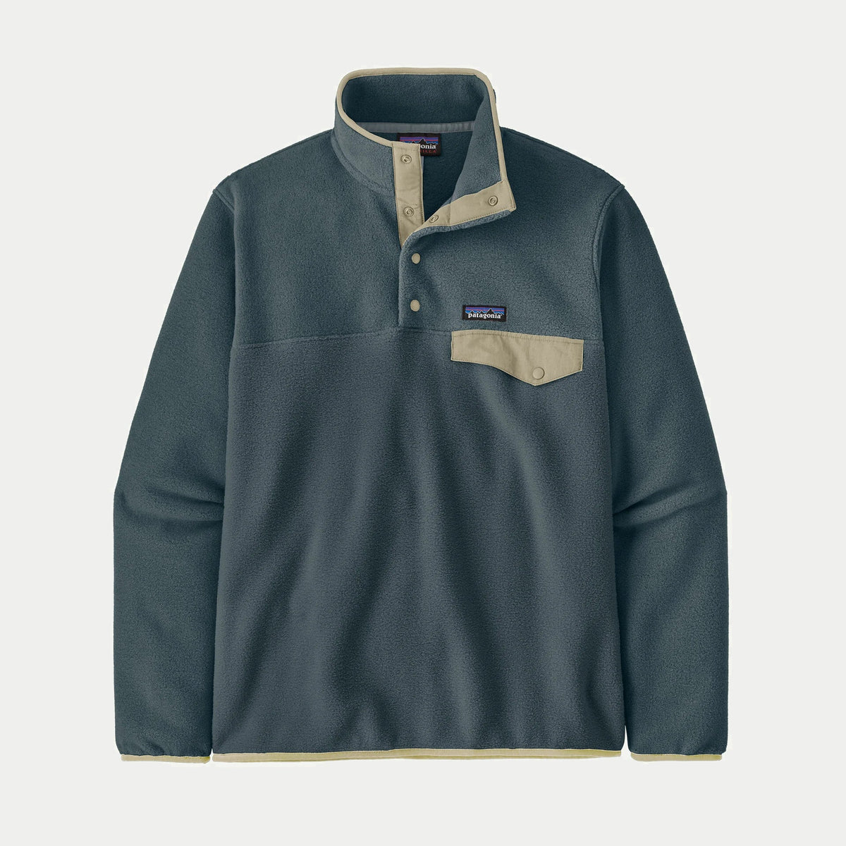 Polaire Lightweight Snap-T Patagonia Summit Blue à plat de face : patte 4 pressions et poche à rabat sable, col montant
