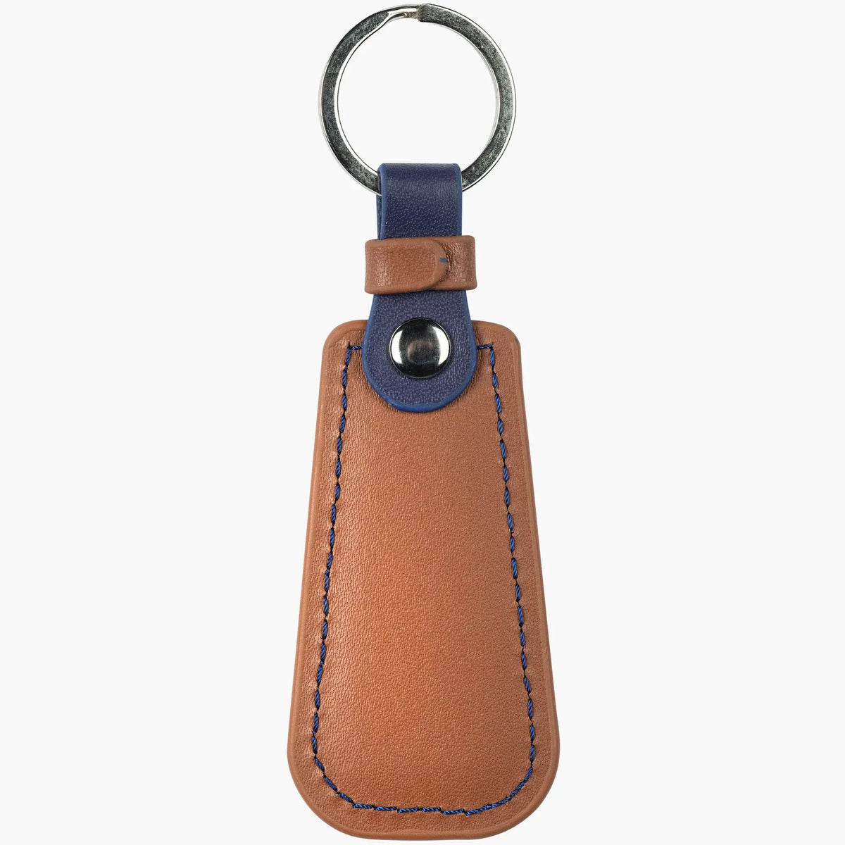 Dos du porte-clés en simili cuir marron, sans marquage, languette bleu marine, passant et surpiqûre bleu roi