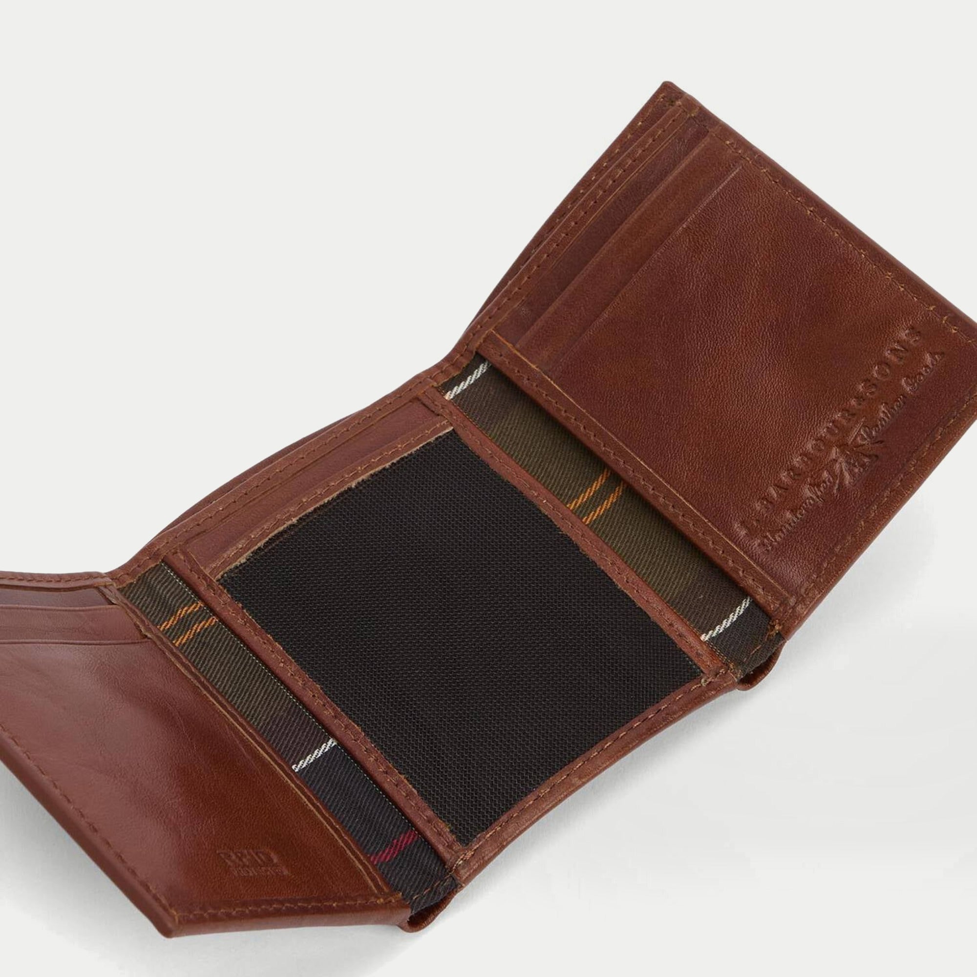 Portefeuille Bywell cognac Barbour - ouvert, fentes cartes et garniture tartan Classic