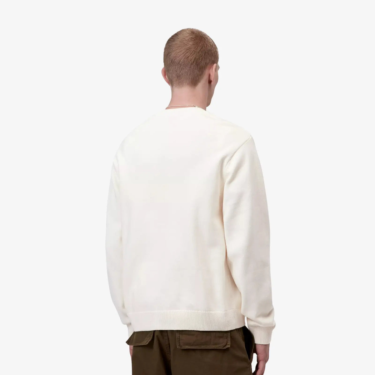 Dos porté du pull Deck écru, maille de coton jauge 7 sans motif et encolure ronde côtelée bien marquée