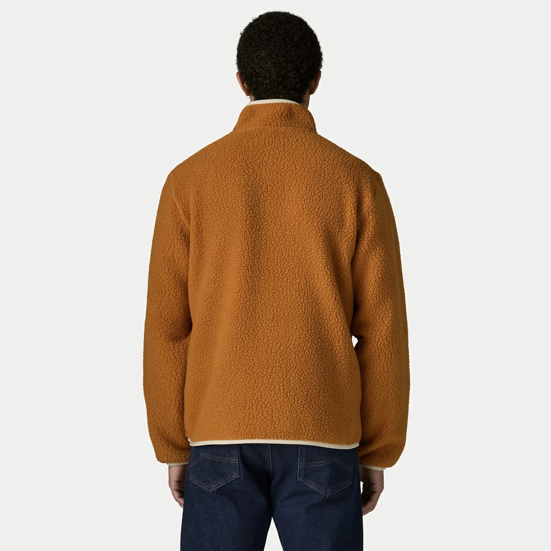Veste polaire Retro Pile Cinnamon Brown Patagonia vue de dos, sherpa uni et couture raglan, bas bordé crème