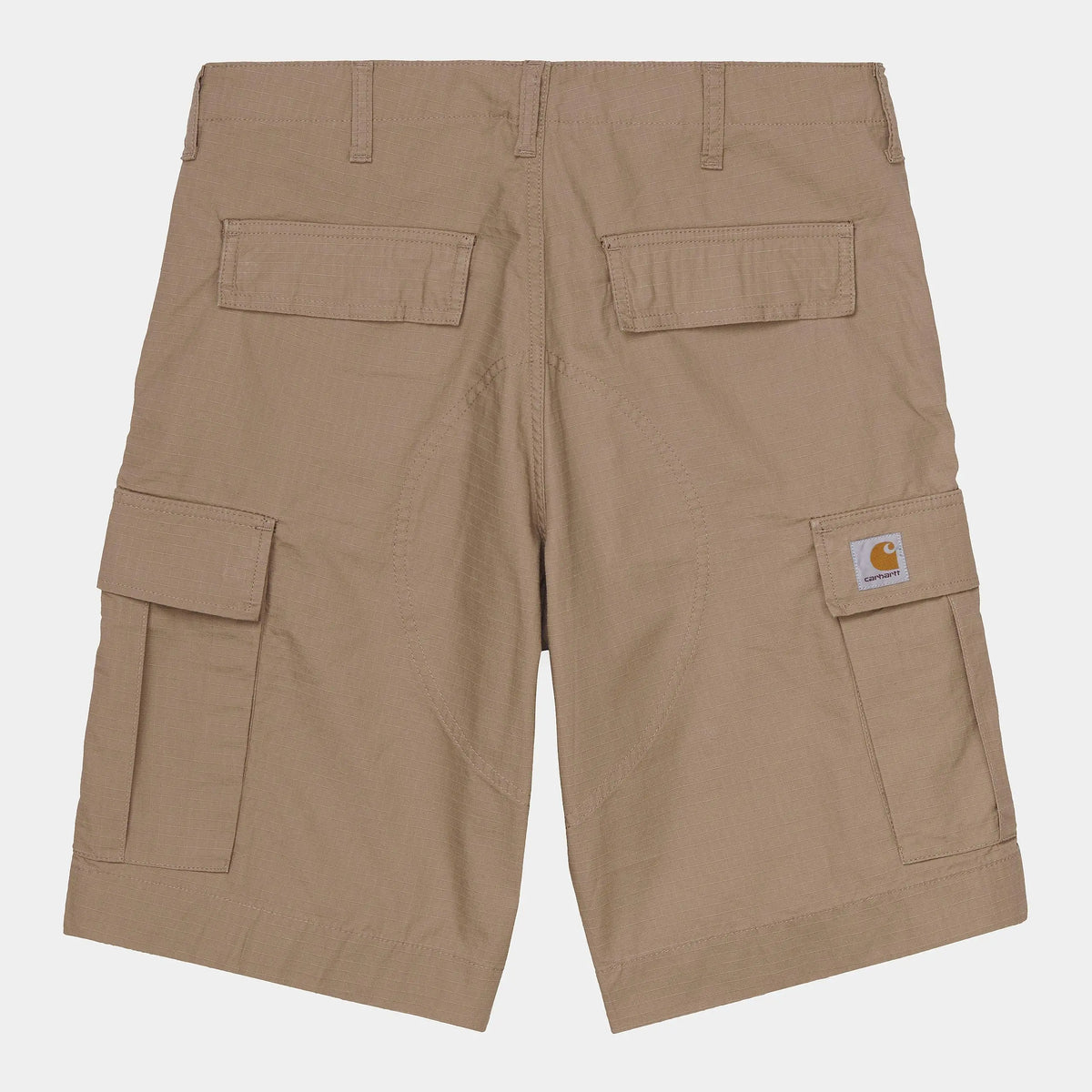 Short Cargo coloris Leather Rinsed vu de dos à plat, beige sable, quatre poches à rabat et taille à passants