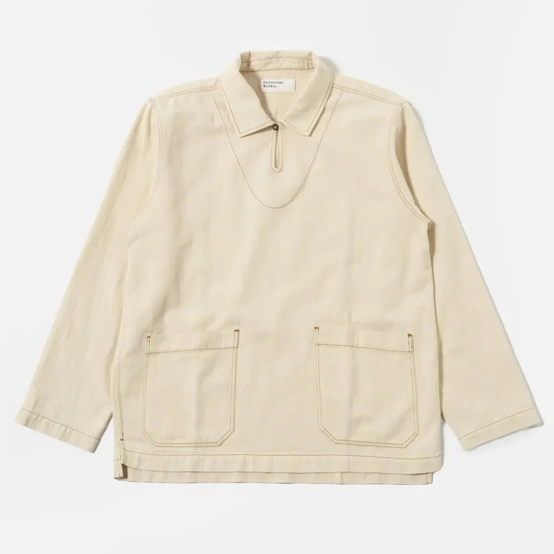 Surchemise Koko écrue à enfiler, col chemise, encolure fendue boutonnée et deux poches ventrales