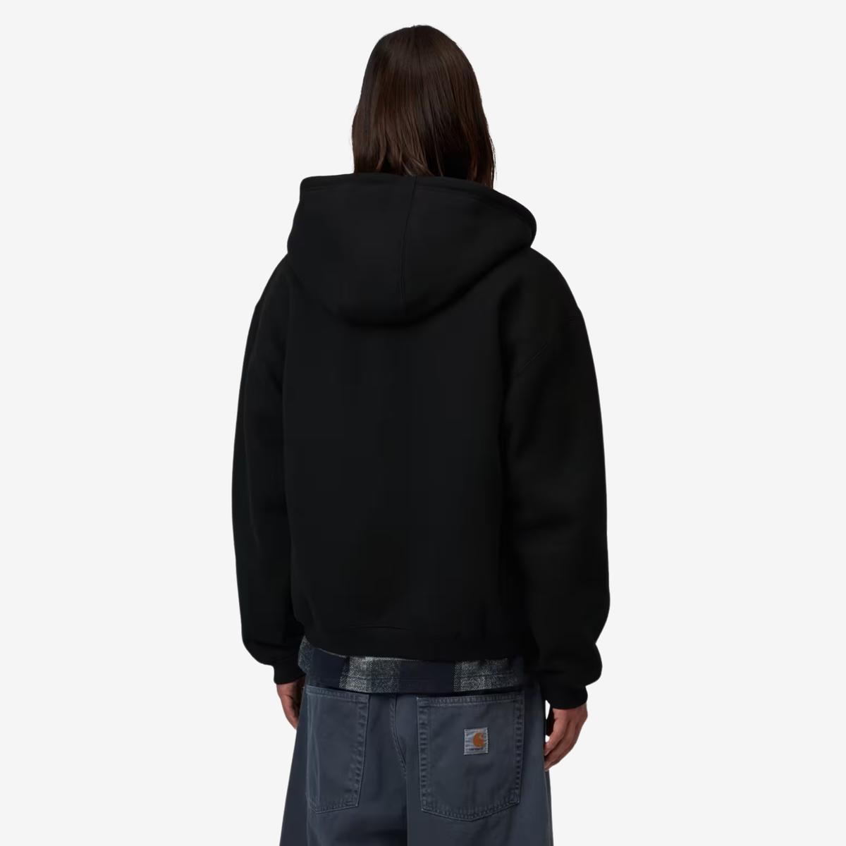 Sweat zippé Ebbert noir Carhartt WIP - porté de dos, capuche à couture centrale et coupe loose aux épaules