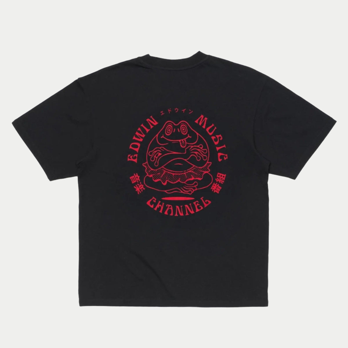 Dos du t-shirt Edwin Music Channel noir : large médaillon rouge, grenouille dans un burger et lettrage japonais