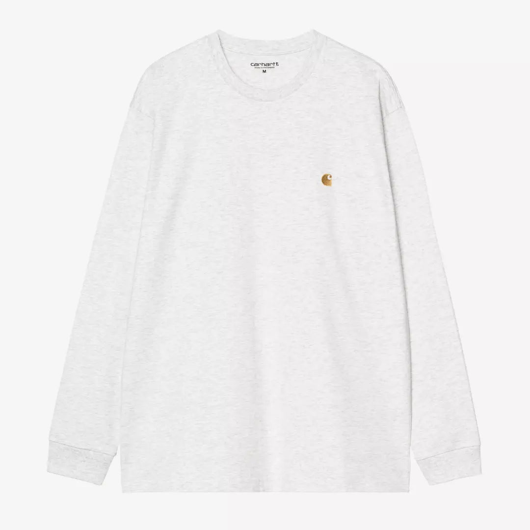 T-shirt manches longues Chase Ash Heather Carhartt WIP à plat de face, jersey gris chiné clair, logo C brodé doré