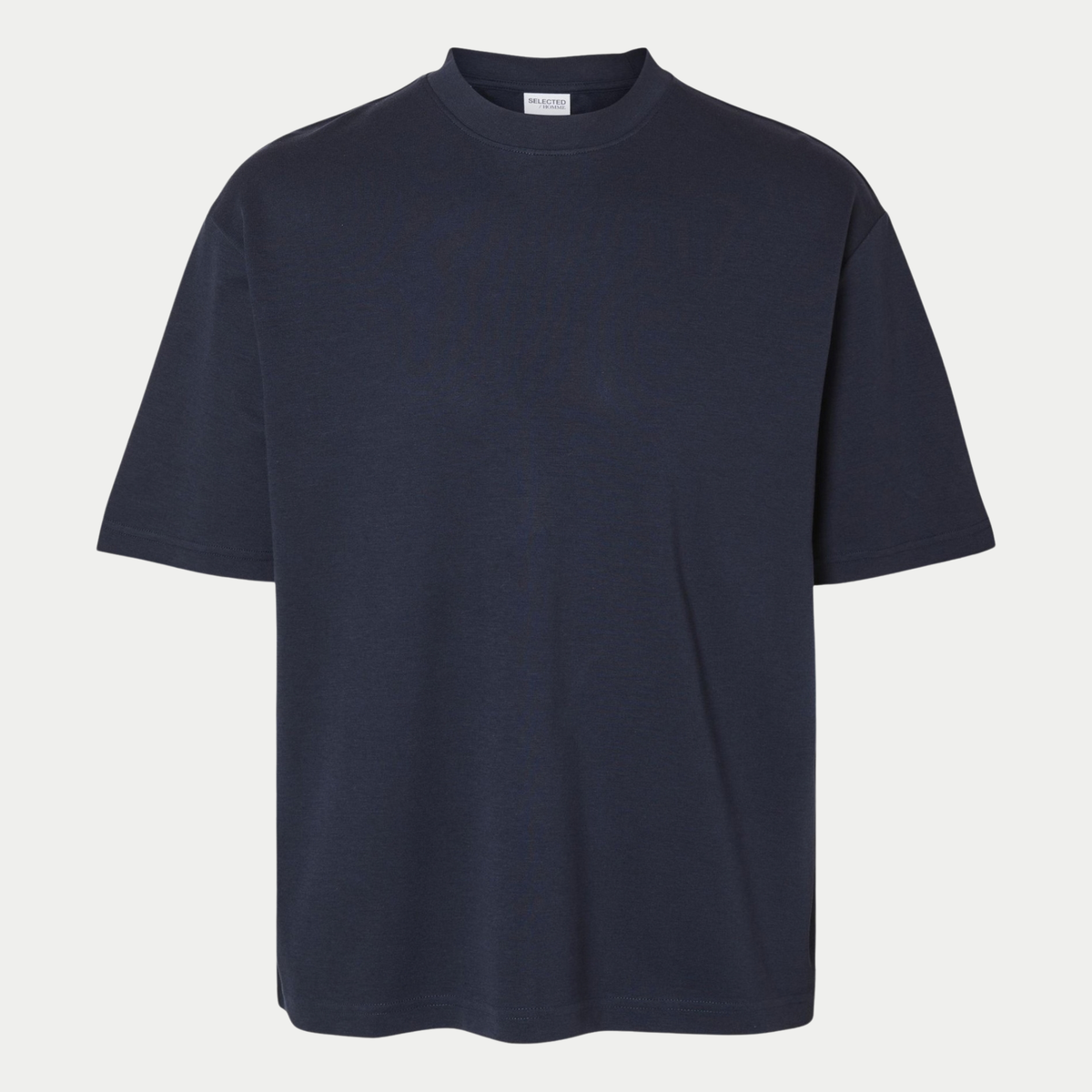 T-shirt Oversize bleu marine Selected Homme à plat, vue de face avec étiquette de marque au col