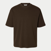 T-shirt Oversize Delicioso marron chocolat Selected Homme à plat, vue de face avec étiquette de marque au col