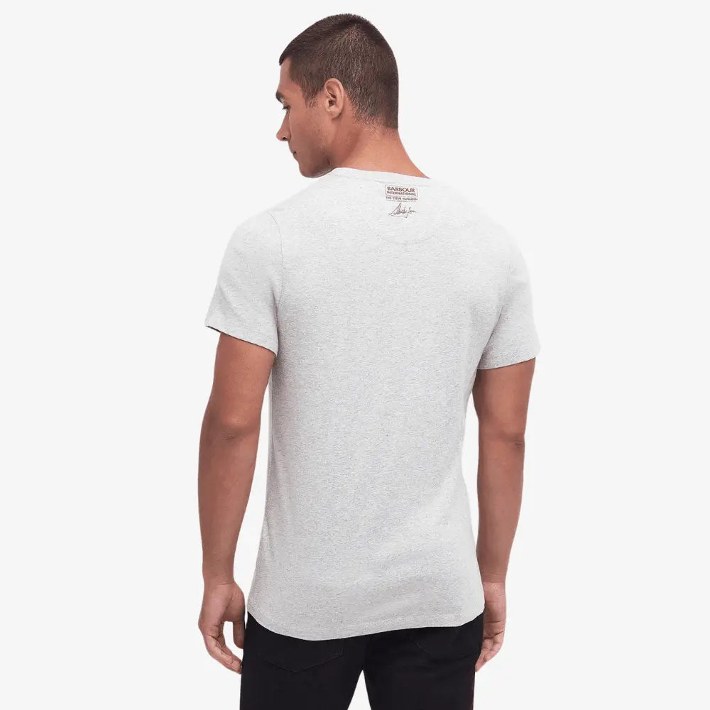 Dos du T-shirt Strike gris chiné, étiquette imprimée Barbour International entre les omoplates