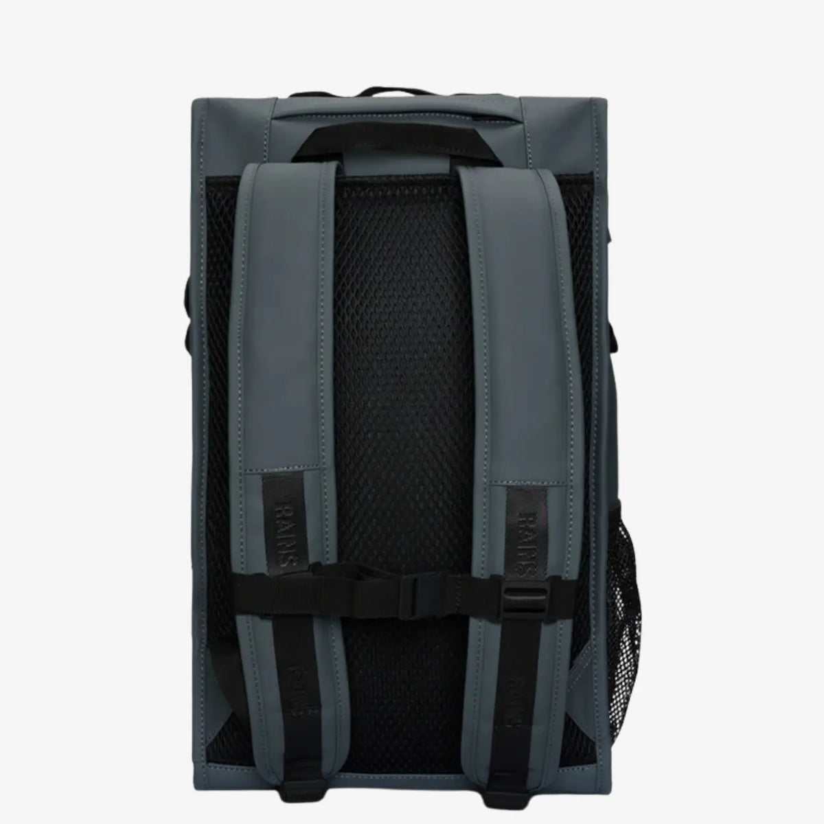 Dos du Trail Mountaineer Bag Lagoon, bretelles gris-bleu siglées et dossier en filet noir