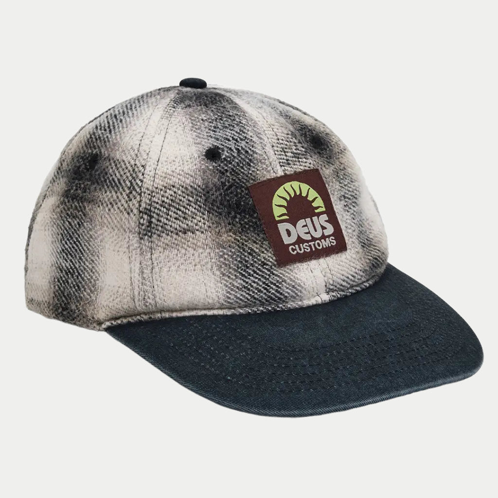 Vacay Check Cap, casquette en flanelle à carreaux ombrés écru et noir à visière contrastée sombre