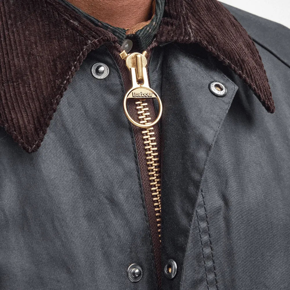Zip laiton à anneau Barbour et pressions ciselées de la Bedale Sage, col en velours côtelé brun