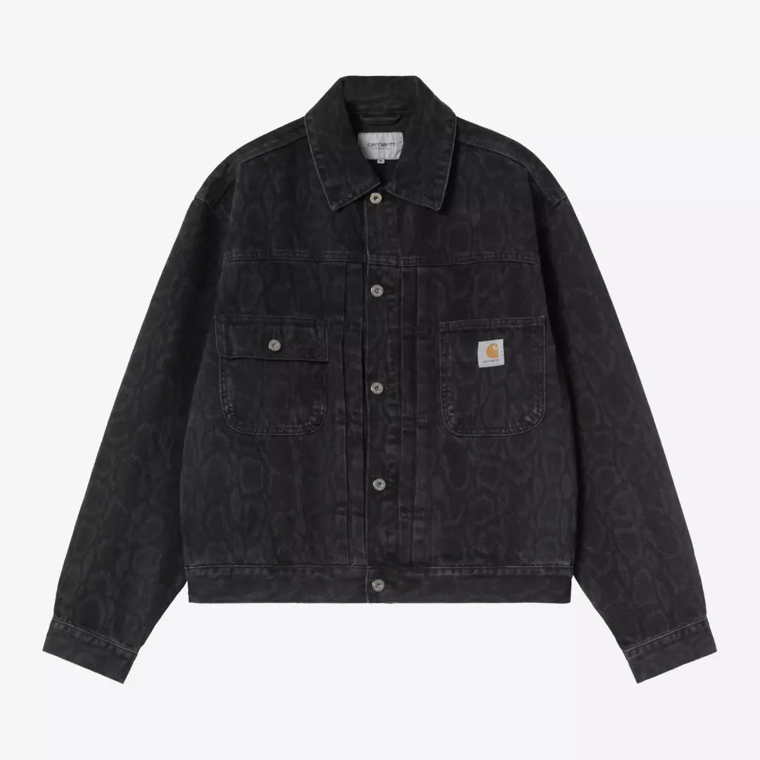 Veste Belmar en denim noir délavé à camouflage ton sur ton, deux poches poitrine à rabat boutonné métal