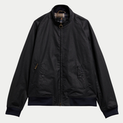 Blouson ciré Chelsea Marine Barbour à plat, col montant, zip laiton à anneau, poches à rabat et bords-côtes marine
