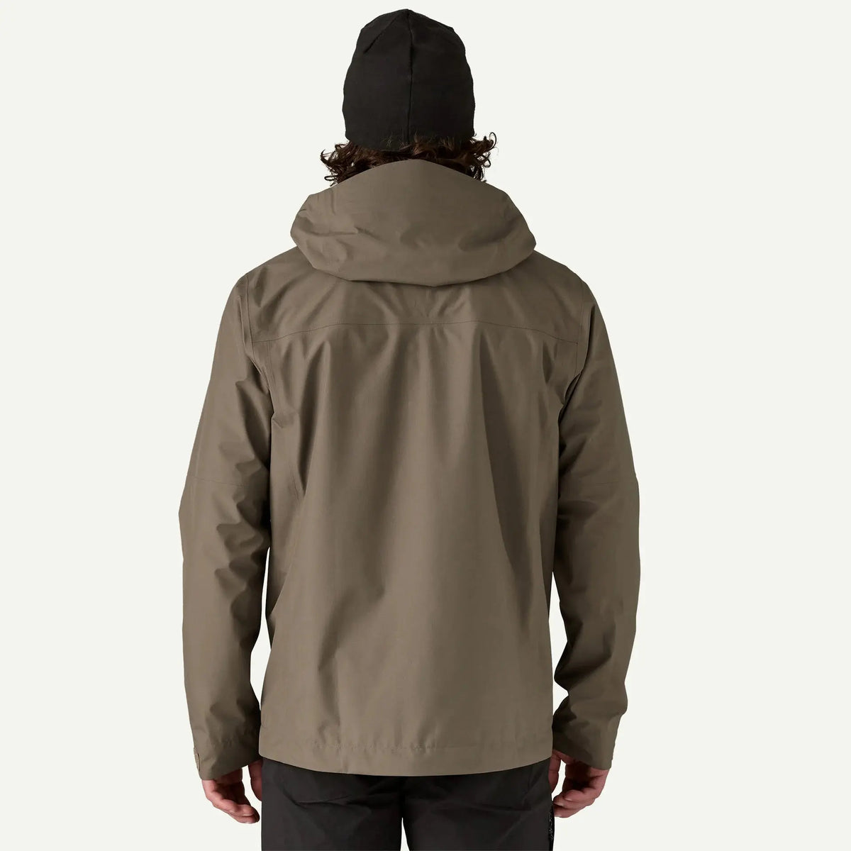 Veste de pluie Boulder Fork Rain Patagonia Marlow Brown vue de dos, capuche à profil bas et empiècement des épaules