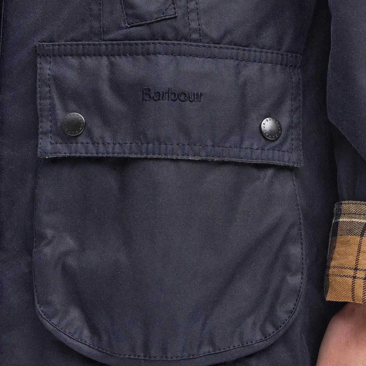 Veste Beadnell cirée bleu marine Barbour - poche à rabat et logo brodé
