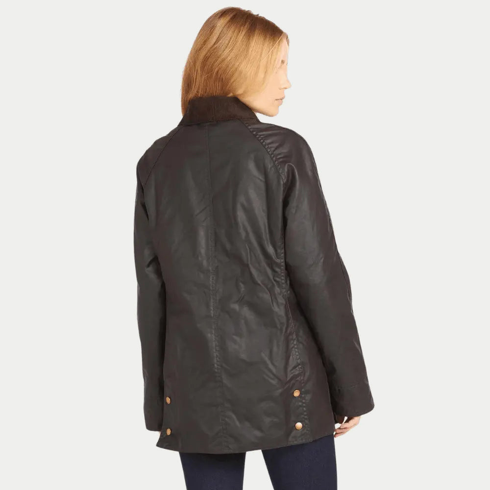 Veste Beadnell cirée Rustic Barbour portée de dos