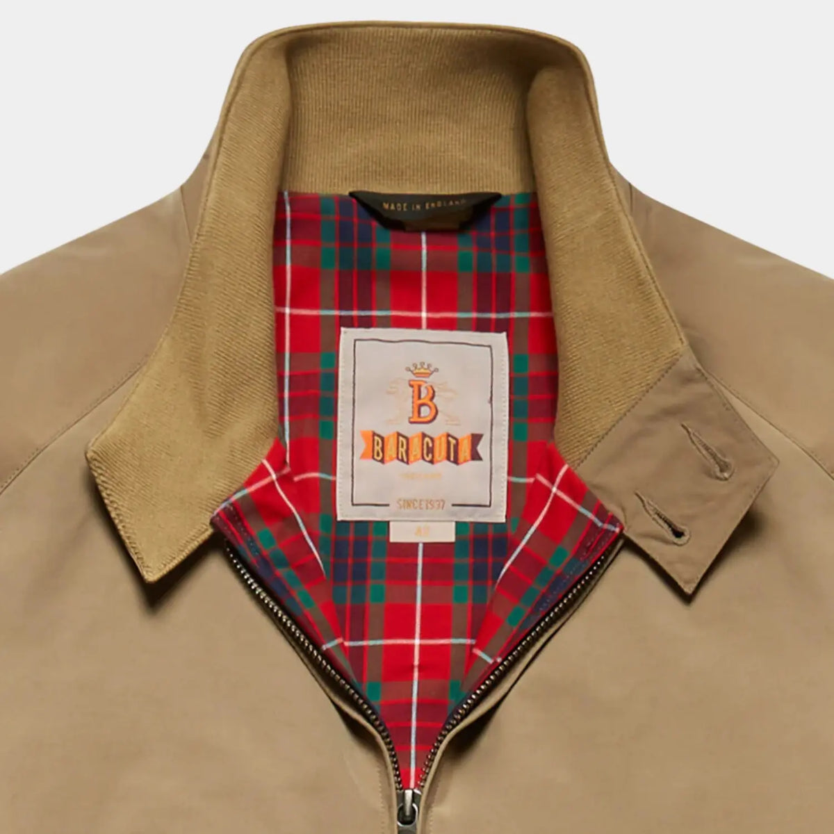 Col du G9 Tan ouvert sur la doublure tartan rouge, verte et bleu nuit, étiquette Baracuta Made in England
