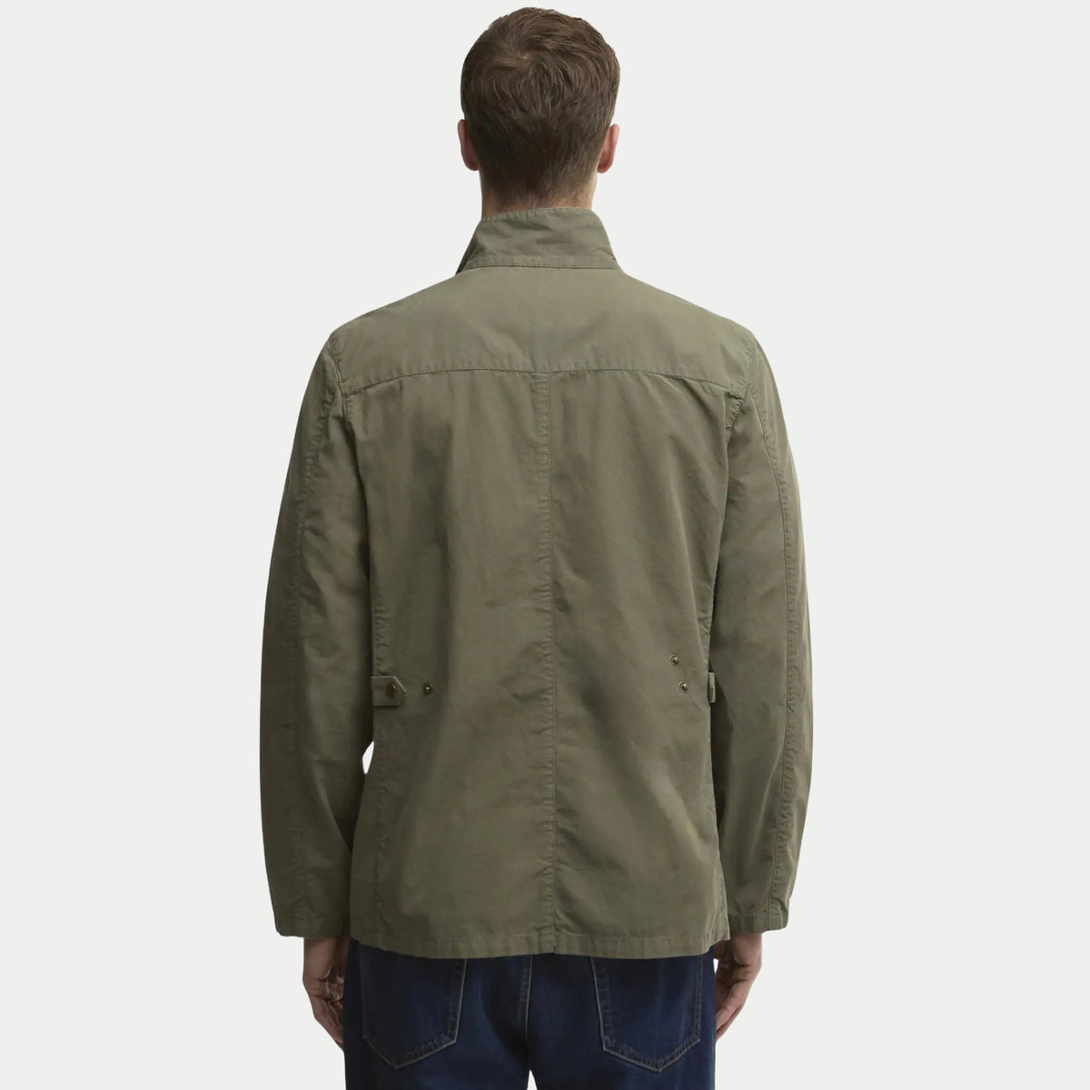 Dos de l'Ogston Dusty Olive : pattes de serrage boutonnées de part et d'autre de la taille
