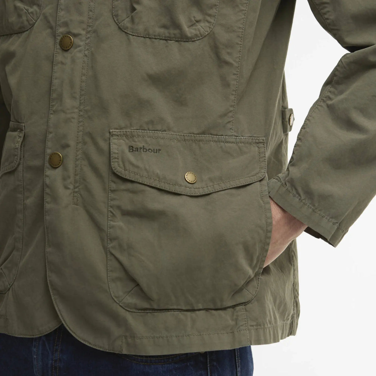 Poche à rabat brodée et poche verticale latérale de l'Ogston Casual Dusty Olive