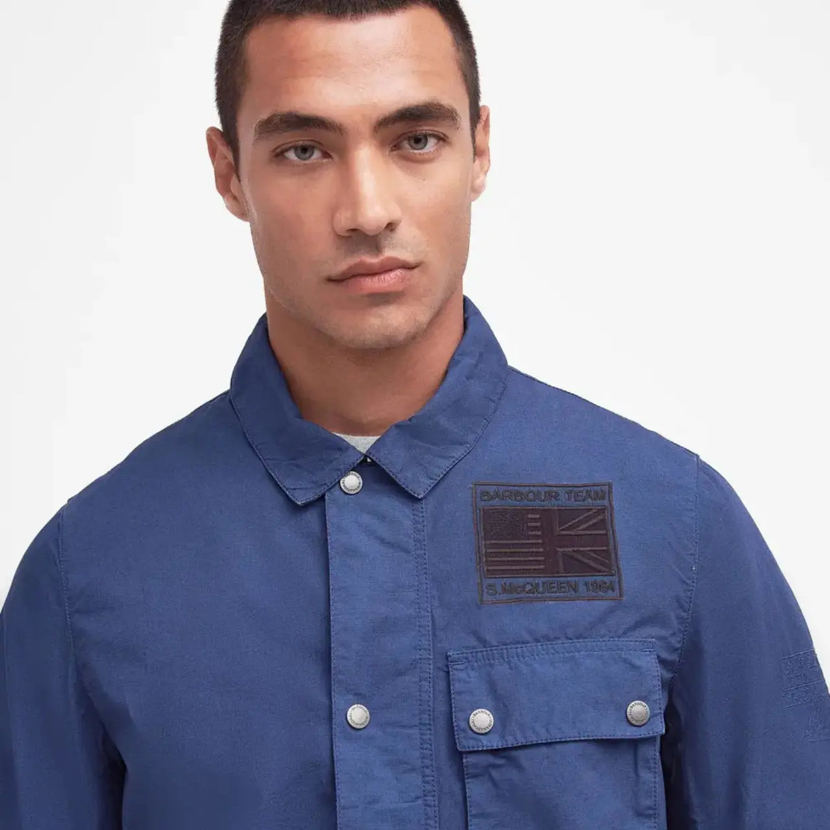 Écusson brodé bordeaux Barbour Team S.McQueen 1964, drapeaux américain et britannique